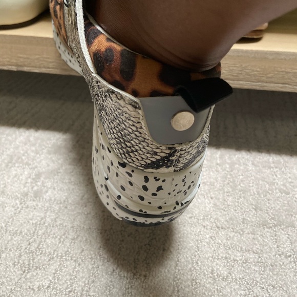 Last Size 7 AND 9❤️Animal Print Sneakers - Picture 7 of 9